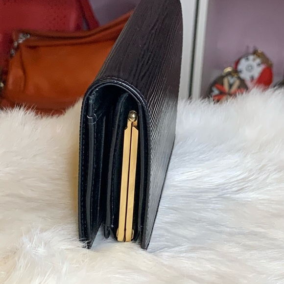 ⛔️SOLD⛔️Louis Vuitton EPI Porte-Monnaie Wallet - Picture 4 of 10